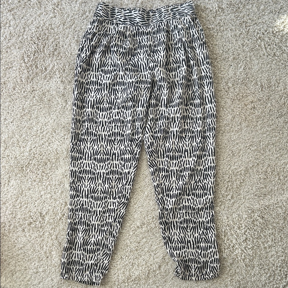 Forever 21 Monochrome Abstract Print Pants